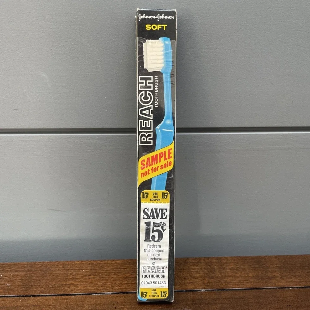 Vintage Toothbrush RETRO PROP 80's Studio prop 🔥🔥 Reach 👀 NEW J+J 1983